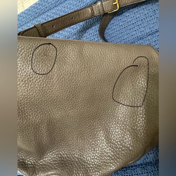 Marc Jacob’s grey crossbody hobo bag. - Picture 8 of 8
